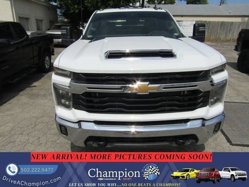 Used 2024 Chevrolet Silverado 3500 LT w/ Convenience Package AWD/4WD image 2
