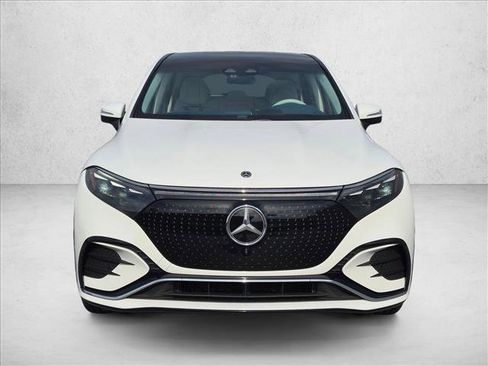 Used 2023 Mercedes-Benz EQS 580 4MATIC SUV image 2