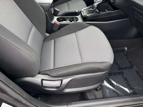 Used 2025 Kia Soul LX w/ LX Technology Package FWD image 10