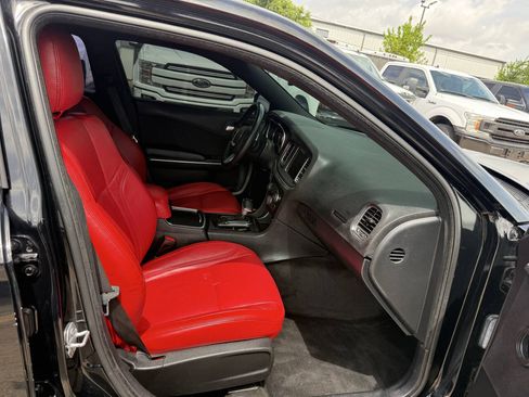 Used 2016 Dodge Charger R/T RWD image 10