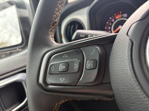 Used 2024 Jeep Wrangler Willys image 14