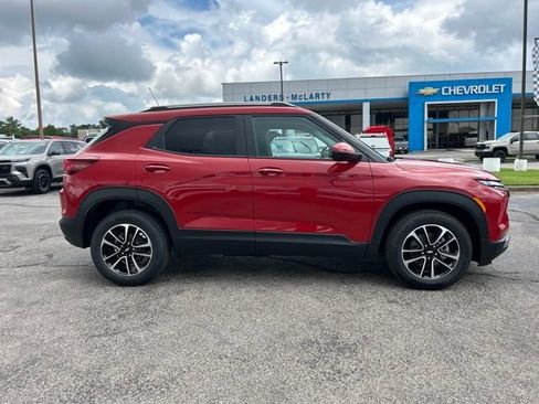 New 2026 Chevrolet TrailBlazer LT w/ LT Cold Weather Package FWD image 2