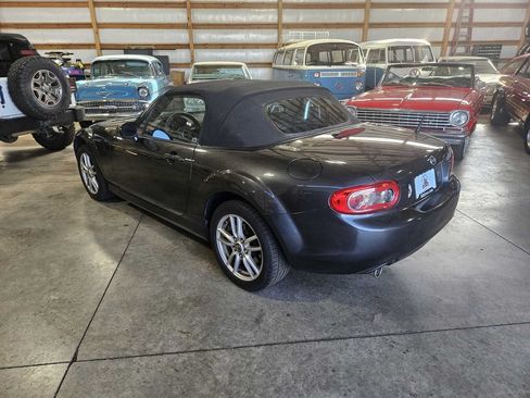 Used 2015 MAZDA MX-5 Miata Sport RWD image 6
