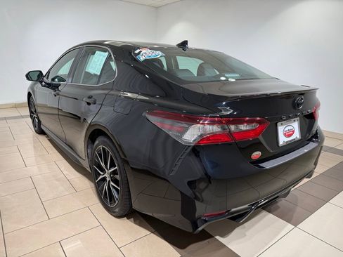 Certified 2024 Toyota Camry SE image 3