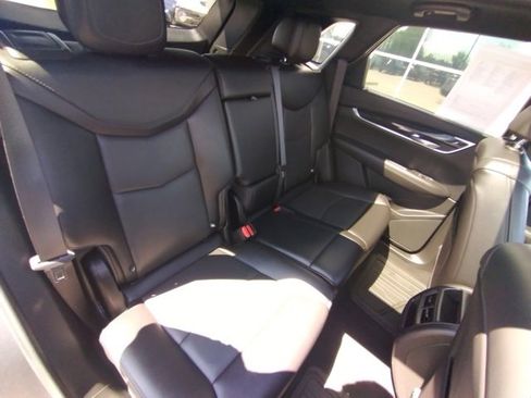 Used 2021 Cadillac XT5 Premium Luxury image 14