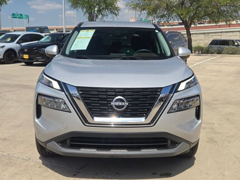 Used 2023 Nissan Rogue SV image 8