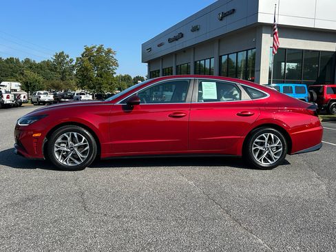 Used 2023 Hyundai Sonata SEL image 2