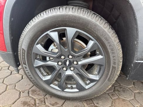 Used 2020 Chevrolet Traverse RS FWD image 11