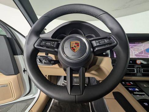 New 2026 Porsche Macan image 36