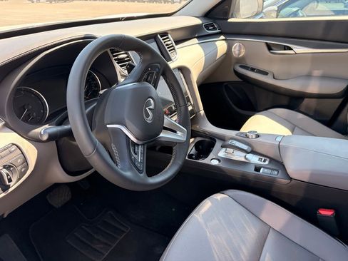 Used 2025 INFINITI QX50 Luxe AWD/4WD image 8