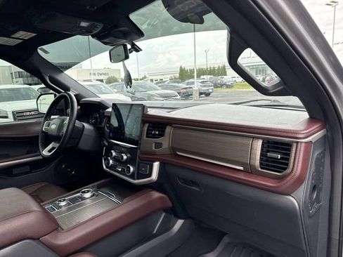 Used 2023 Ford Expedition Limited AWD/4WD image 20