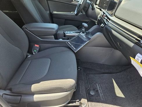 New 2026 Kia Sportage LX FWD image 9
