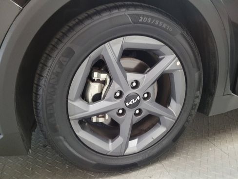 Used 2025 Kia K4 FWD image 31