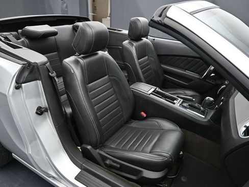 Used 2014 Ford Mustang Premium image 24