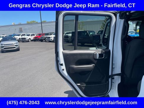 Used 2024 Jeep Wrangler Unlimited w/ Convenience Group AWD/4WD image 37