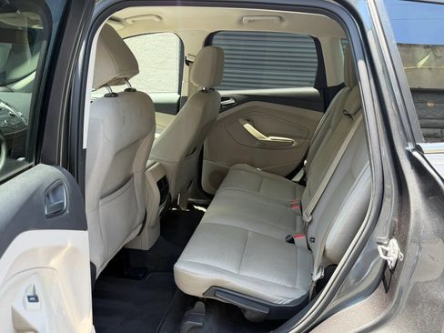 Used 2017 Ford Escape SE AWD/4WD image 29