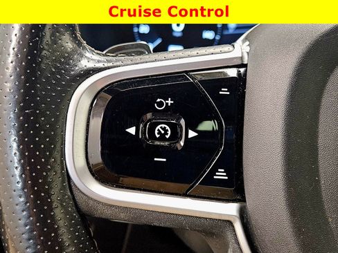 Used 2018 Volvo XC90 T8 R-Design w/ Convenience Package image 34