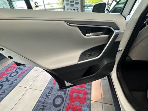 New 2025 Toyota RAV4 Limited image 27