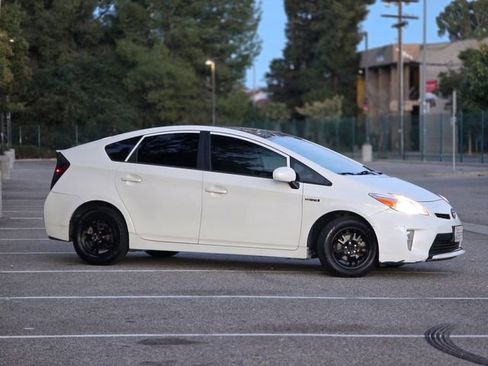 Used 2012 Toyota Prius Three image 6
