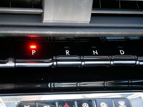 Used 2025 Lincoln Corsair AWD w/ Equipment Group 101A image 22
