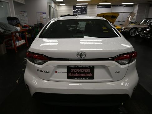 Used 2023 Toyota Corolla LE FWD image 7