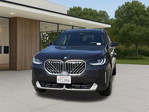 Used 2025 BMW X3 xDrive30i w/ Premium Package image 3