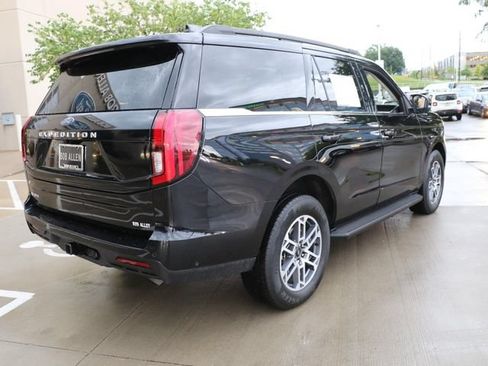 Used 2025 Ford Expedition Active RWD image 6