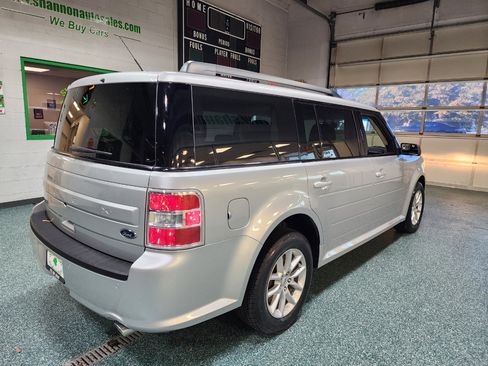 Used 2019 Ford Flex SE image 6