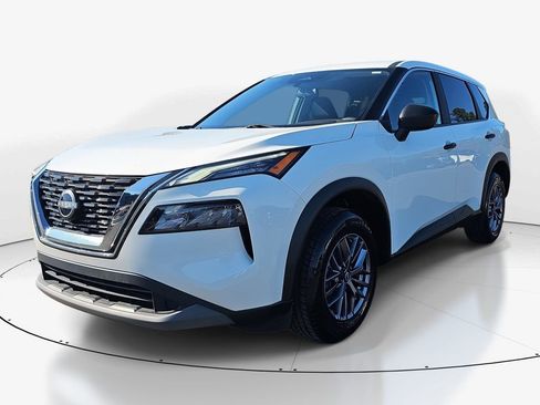 Used 2023 Nissan Rogue S image 10