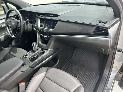 Used 2025 Cadillac XT6 Luxury AWD/4WD image 30