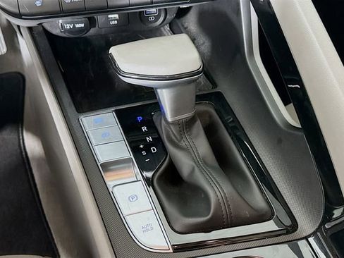 Used 2022 Hyundai Elantra SEL w/ Convenience + Premium Package image 19