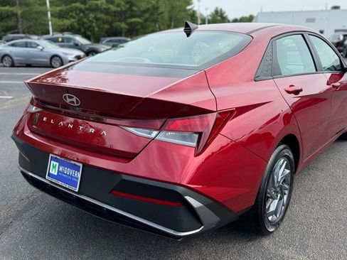Used 2024 Hyundai Elantra SEL FWD image 7