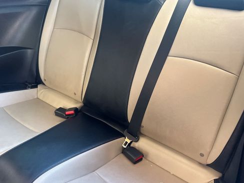 Used 2018 Honda Civic EX-L image 4