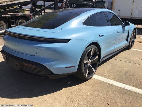 Used 2021 Porsche Taycan image 4