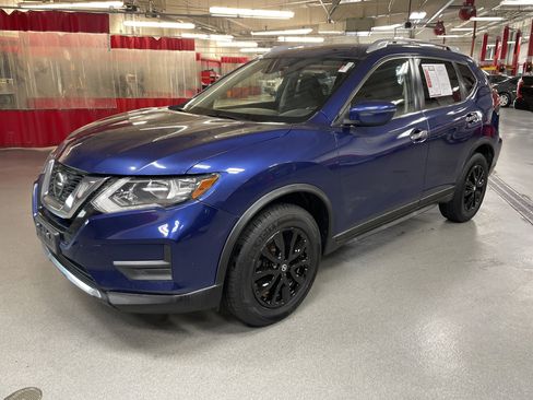 Used 2019 Nissan Rogue SV image 5