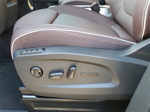 New 2025 Volkswagen ID. Buzz Pro S image 16