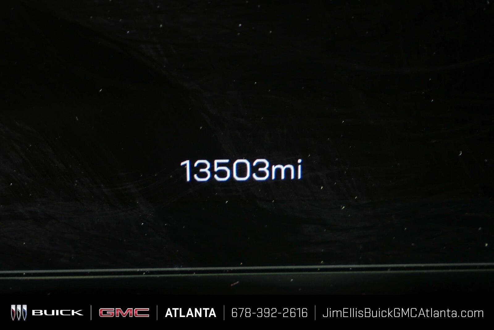 Used 2025 GMC Yukon XL Denali Ultimate w/ LPO, Floor Liner Package AWD/4WD image 10