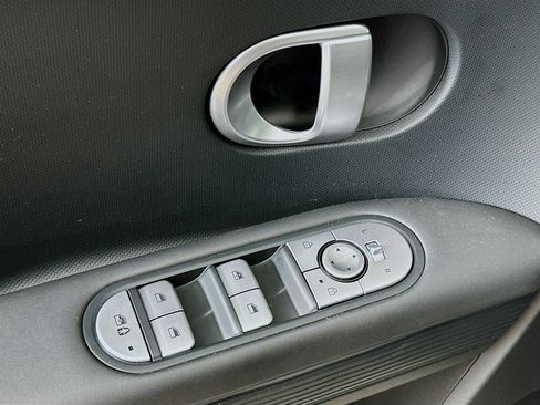 Used 2022 Hyundai Ioniq 5 SE image 15