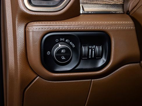 Used 2020 RAM 3500 Limited image 17