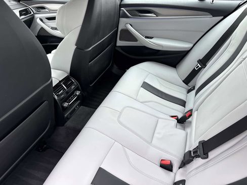 Used 2021 BMW M5 image 13