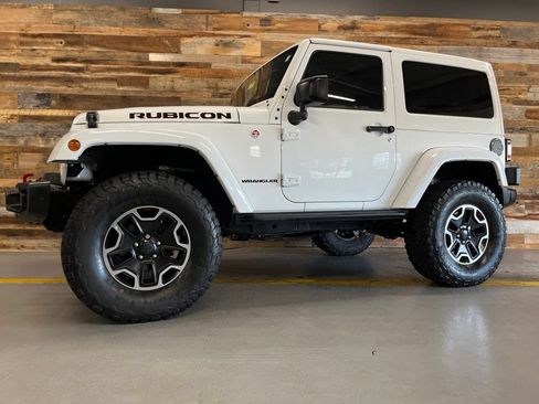 Used 2017 Jeep Wrangler Rubicon AWD/4WD image 16