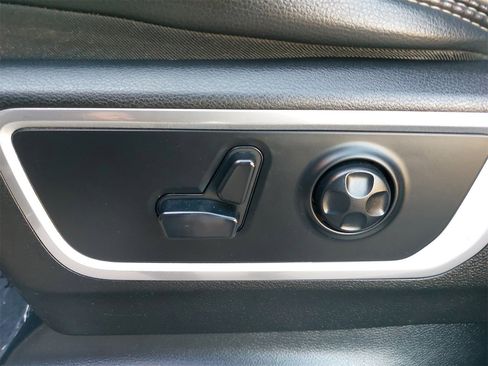 Used 2020 RAM 1500 Laramie image 35