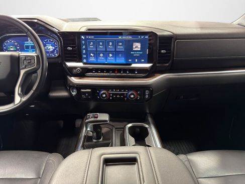 Used 2022 Chevrolet Silverado 1500 LT Trail Boss w/ LT Trail Boss Premium Package AWD/4WD image 15