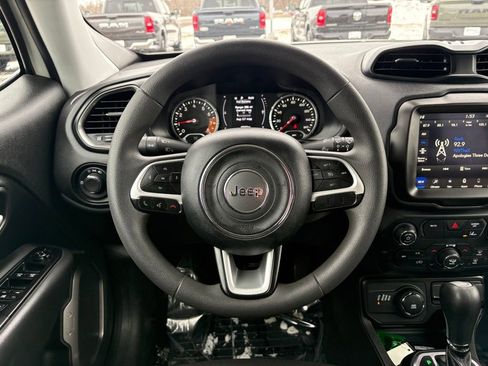 Certified 2023 Jeep Renegade Latitude image 20