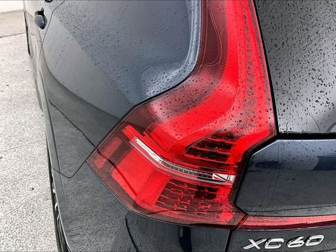 Certified 2025 Volvo XC60 B5 Plus image 40