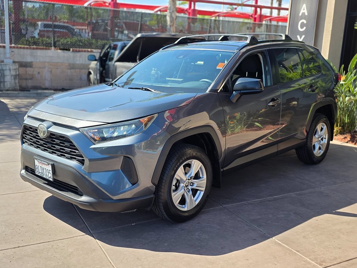 Used 2019 Toyota RAV4 LE w/ Carpet Mat Package FWD image 6