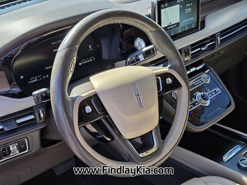 Used 2022 Lincoln Corsair Reserve w/ Rear Removable Package Tray FWD image 20