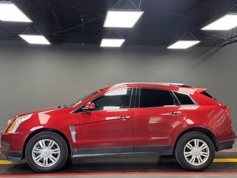 Used 2010 Cadillac SRX Luxury image 3