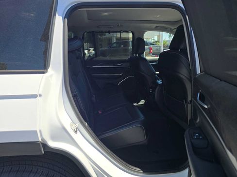 Used 2022 Jeep Grand Cherokee Limited 4xe w/ Luxury Tech Group II AWD/4WD image 12