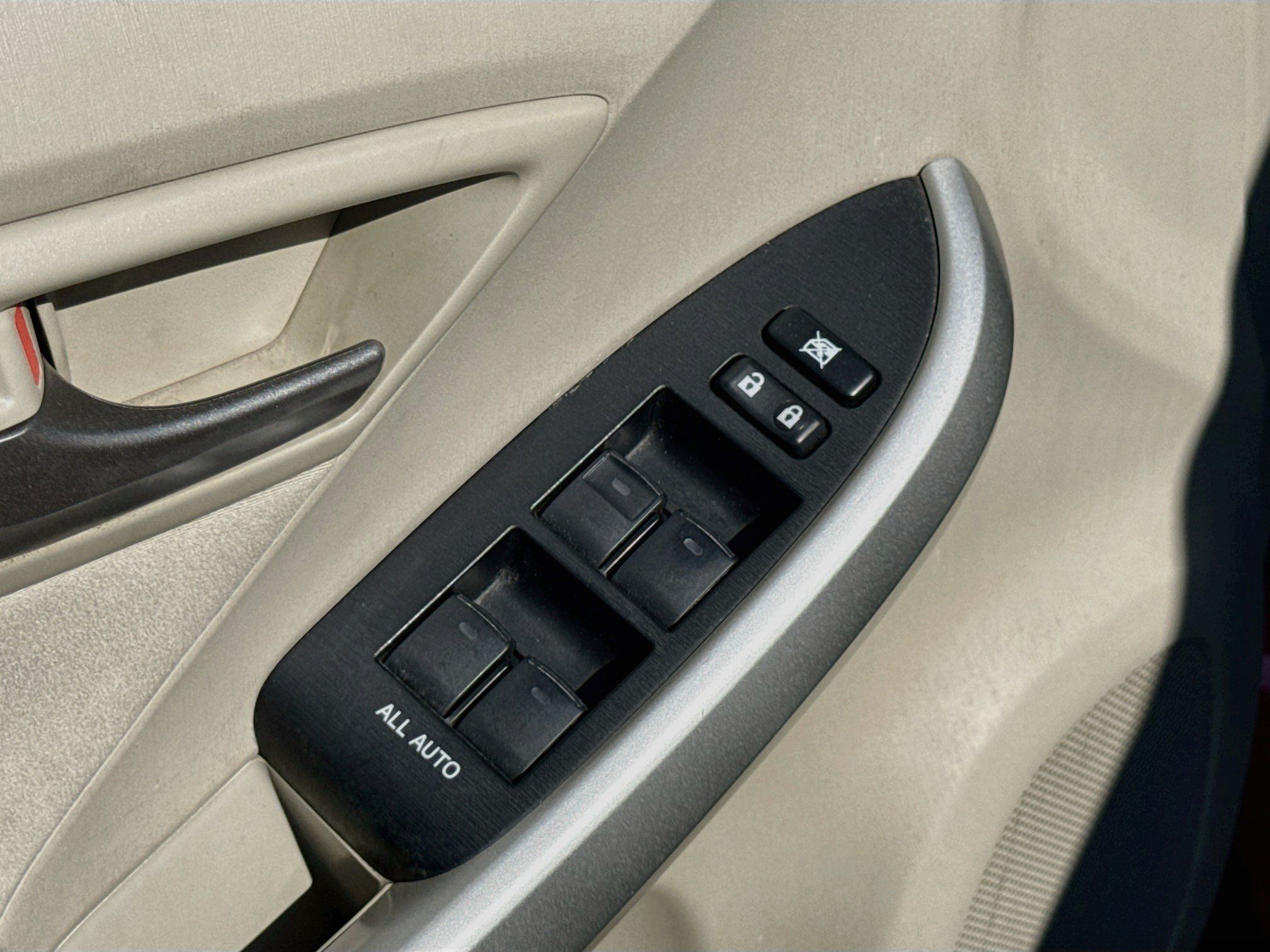 Used 2012 Toyota Prius Three FWD image 10